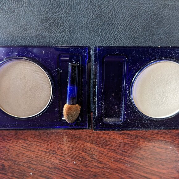 Estee Lauder Set of 2 Eyeshadows - Picture 2 of 3
